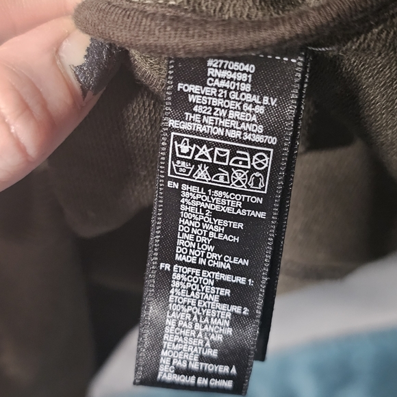 3/$25 Forever 21 | Army Green Sequined Sweatshirt size Medium - Picture 6 of 8